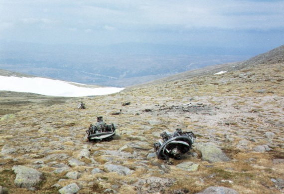 United Kingdom Scotland Cairngorms, Beinn a Bhuird , Aircraft Remains , Walkopedia