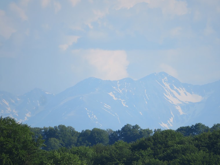 Romania Transylvania, The Saxon South, Fagaras range, Walkopedia