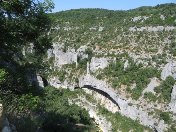 France Provence, Gorges d'Oppedette ,  Looking north near Oppedette, Walkopedia