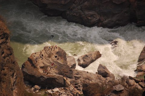 China South-west Yunnan, Tiger Leaping Gorge, Tiger Leaping Rock, Walkopedia