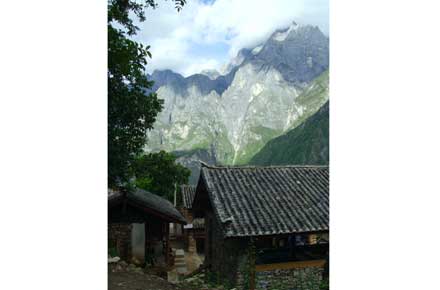 Tiger Leaping Gorge - - ©Olivia Packe Tiger Leaping Gorge - - ©Olivia Packe