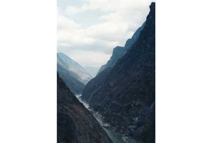 Tiger Leaping Gorge - - © William Mackesy