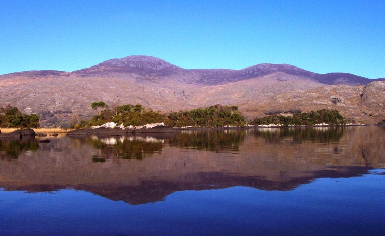 Ireland Kerry Killarney NP, Purple and Tomies Mountains, Purple Mountain View from Upper Lake, Killarney, Walkopedia