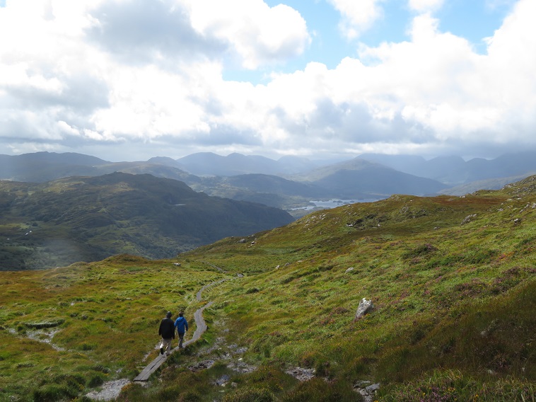 Ireland Kerry Killarney NP, Torc Mountain, Upper Lake and Reeks from Torc mountain, Walkopedia