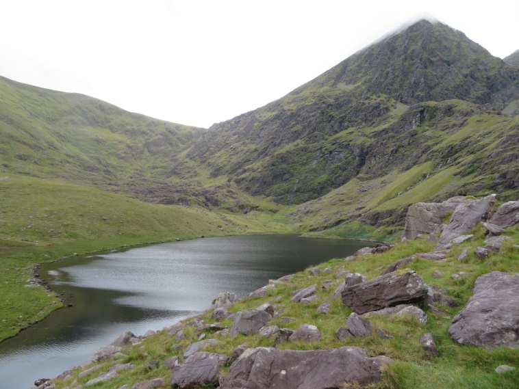 Ireland Kerry Iveragh Peninsula, Carrauntoohil, Hag's glen head, Carrauntoohil touched by cloud, Walkopedia