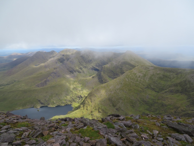 Ireland Kerry Iveragh Peninsula, Carrauntoohil, East along Reeks from summit, Walkopedia