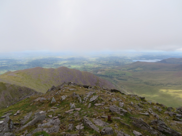 Ireland Kerry Iveragh Peninsula, Carrauntoohil, North from summit, Walkopedia