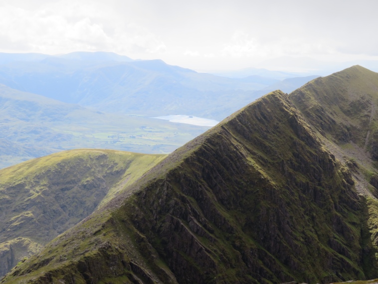 Ireland Kerry Iveragh Peninsula, Carrauntoohil, Ridge toward Caher, Walkopedia