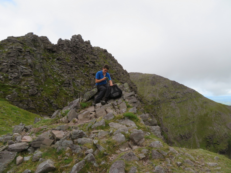 Ireland Kerry Iveragh Peninsula, MacGillycuddy's Reeks, Bones and beeno, Walkopedia