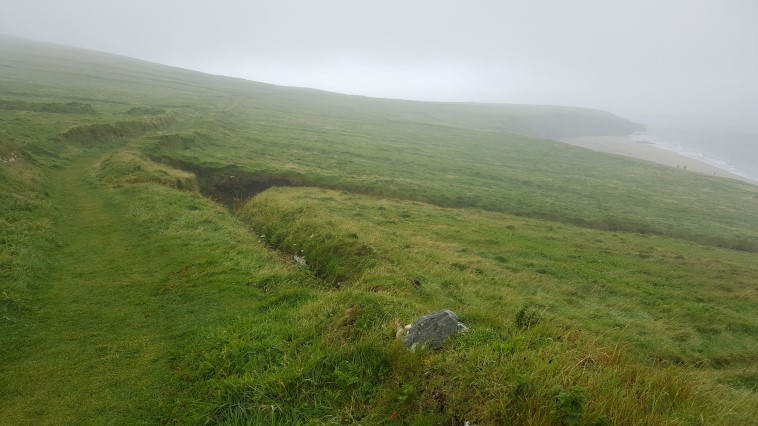 Ireland Kerry Dingle Peninsula, Great Blasket Island, Near the village, misty day, Walkopedia