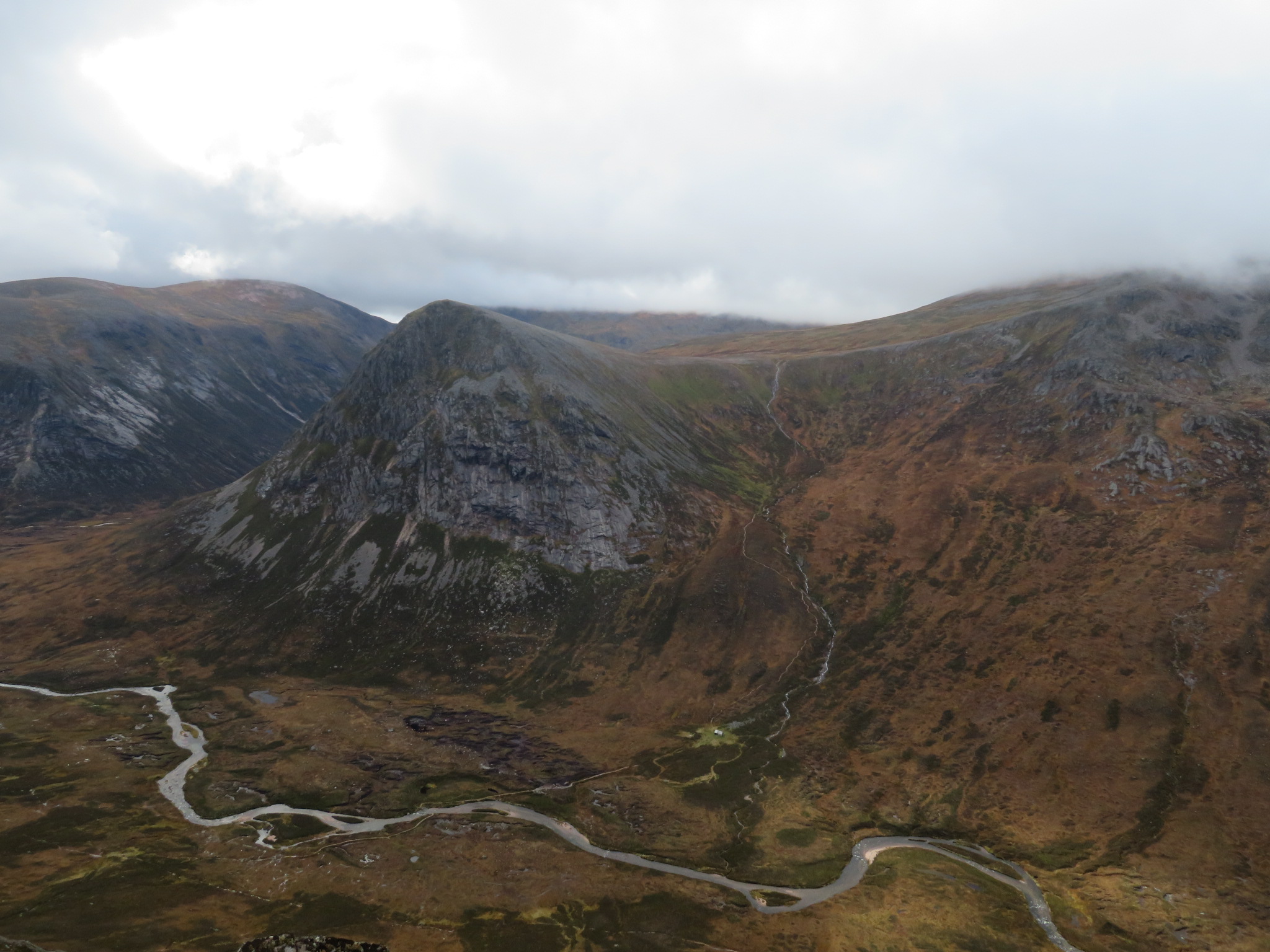 United Kingdom Scotland Cairngorms, Carn a'Mhaim, Devil's Point from Carn a Mhaim, Walkopedia