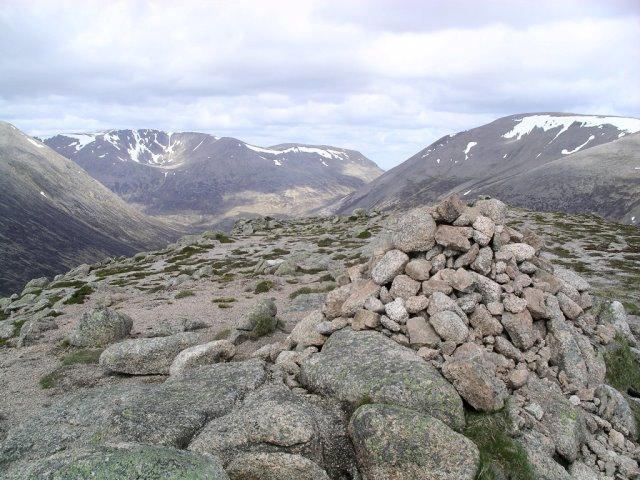 United Kingdom Scotland Cairngorms, Carn a'Mhaim, Carn a'Mhaim - Looking North West, with Ben MacDui to the right, and Braeriach left of centre. , Walkopedia