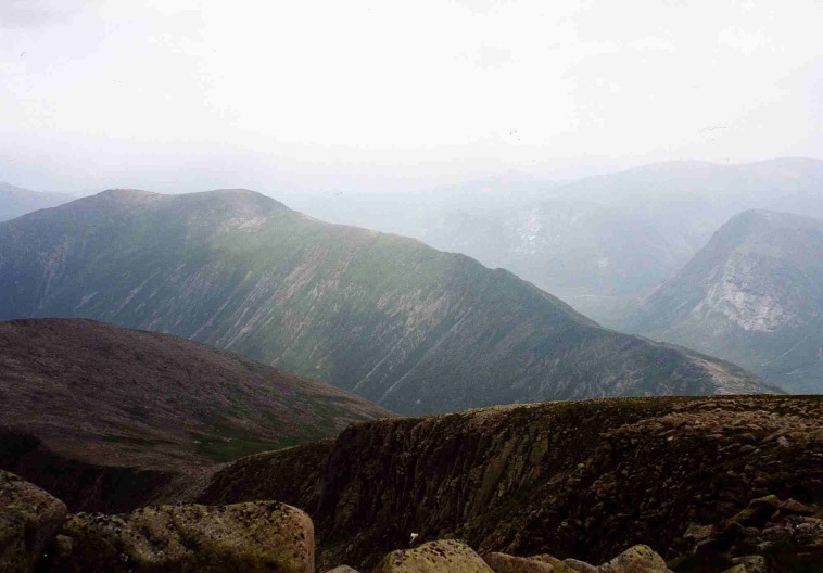 United Kingdom Scotland Cairngorms, Carn a'Mhaim, Carn a' Mhaim from Ben Macdhui , Walkopedia