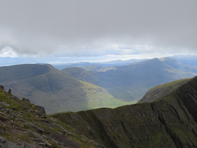 Ireland Kerry Iveragh Peninsula, Caher, Ridge toward Caher from Carrauntoohil, Walkopedia