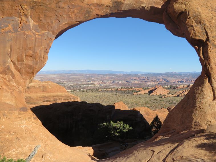USA SW: Arches NP, Devil's Garden and Primitive Loop , Partition Arch, Walkopedia