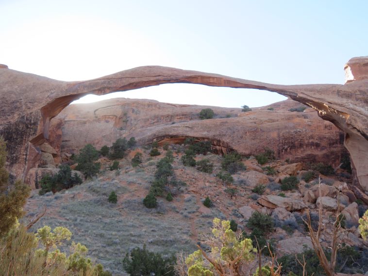 USA SW: Arches NP, Devil's Garden and Primitive Loop , How does it stay up..., Walkopedia