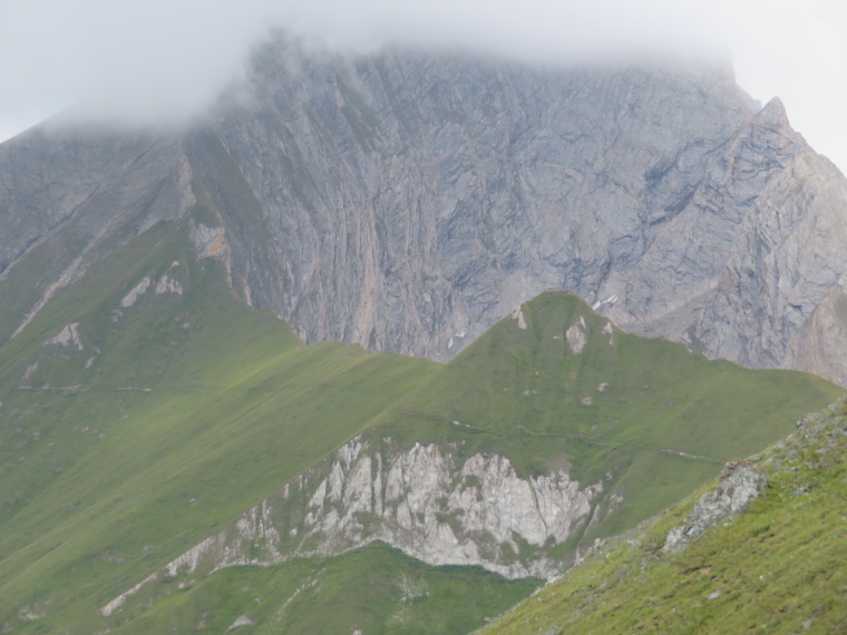 Austria Hohe Tauern, Sudetendeutscher Hohenweg , Sudetendeutscher HW below Blauspitz from Kalser Hohe, Walkopedia