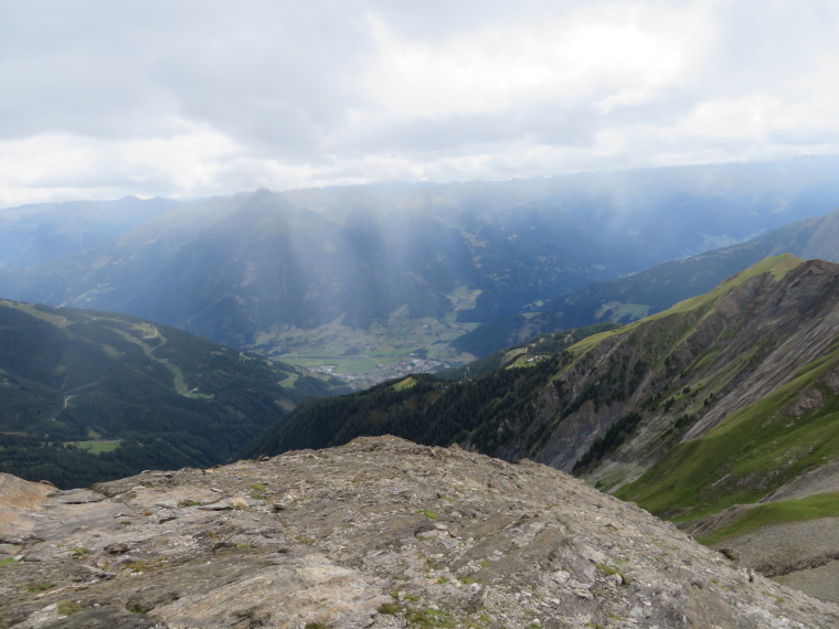 Austria Hohe Tauern, Sudetendeutscher Hohenweg , Rain over Matrei, Walkopedia