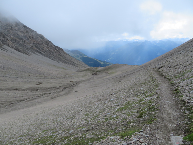 Austria Hohe Tauern, Sudetendeutscher Hohenweg , Back down Durrenfeld corrie, Walkopedia