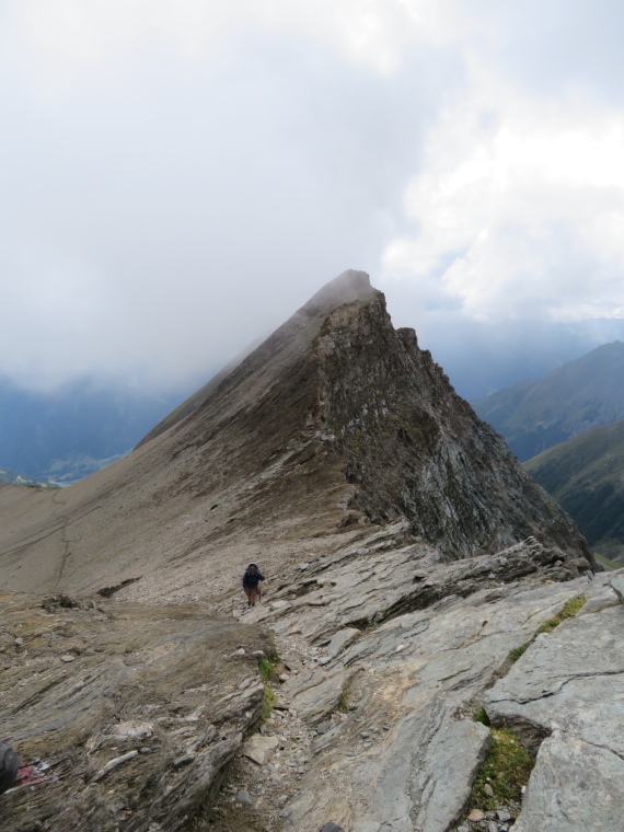 Austria Hohe Tauern, Sudetendeutscher Hohenweg , Approaching Durrenfeld pass, Walkopedia