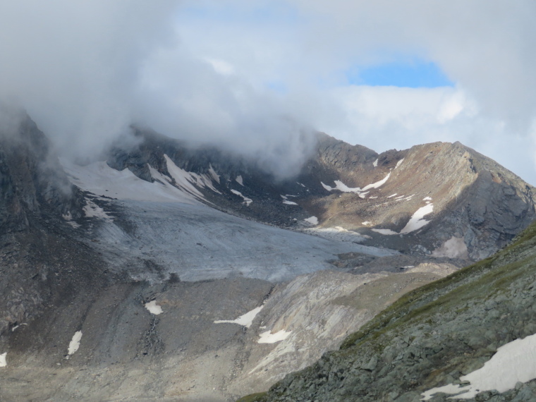 Austria Hohe Tauern, Sudetendeutscher Hohenweg , From high pass, Walkopedia