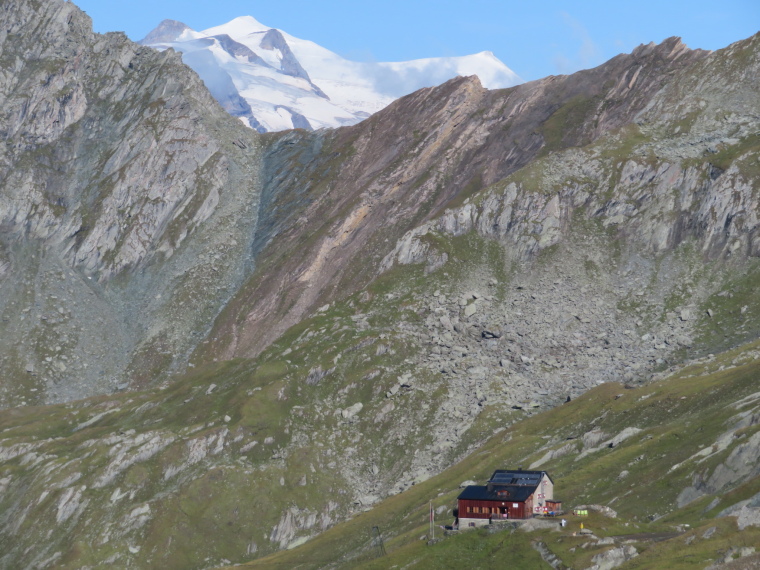 Austria Hohe Tauern, Sudetendeutscher Hohenweg , Grossvenediger above the hut, Walkopedia