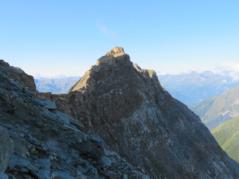 Austria Hohe Tauern, Sudetendeutscher Hohenweg , High Durrenfeld ridge from upper Klettersteig, Walkopedia