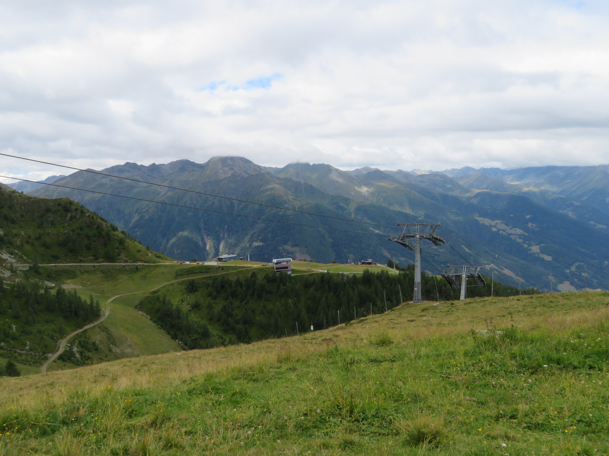 Austria Hohe Tauern, Europa Panoramaweg , Ski area at Goldried, it isn't all perfect, Walkopedia