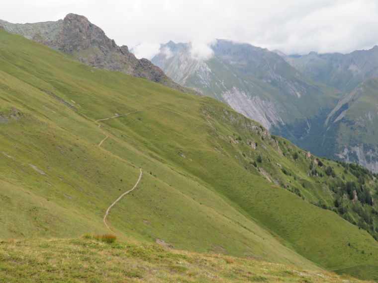 Austria Hohe Tauern, Europa Panoramaweg , Winding above Kals valley, Grossglockner somewhere in clouds, Walkopedia