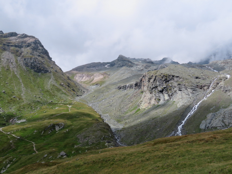 Austria Hohe Tauern, Hohe Tauern, Kodnitztal valley head, Studl hut round corner to left, Walkopedia