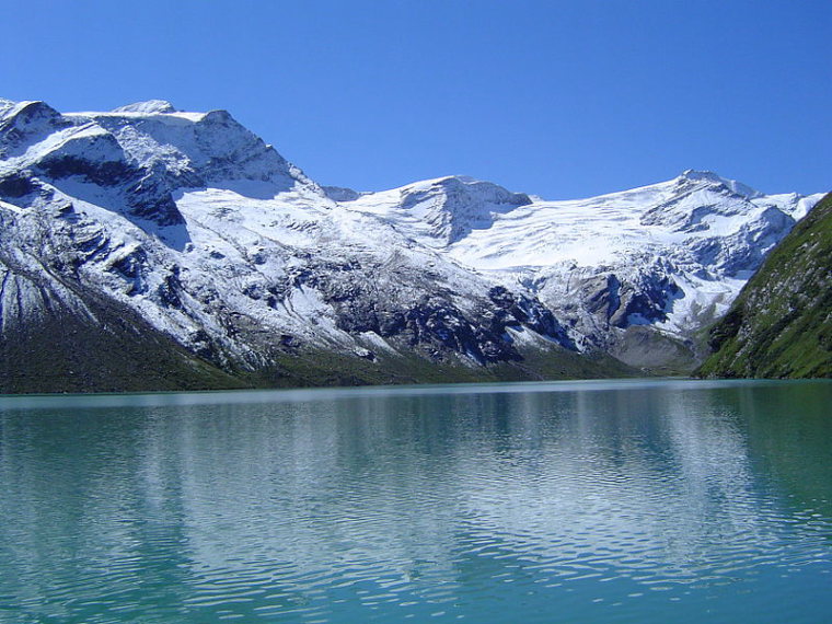 Austria Hohe Tauern, Hohe Tauern, Across Mooserboden reservoir, Kaprun Valley , Walkopedia