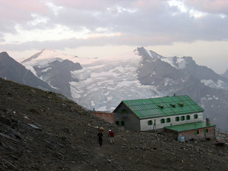 Austria Hohe Tauern, Tours of the Glockner Group , Heinrich Schweiger Hut above Mooserboden, Kaprun Valley , Walkopedia