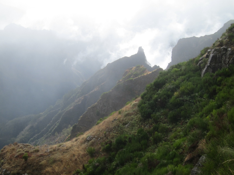 Portugal Madeira, Madeira , Boca Corrida to Pico Grande, Walkopedia