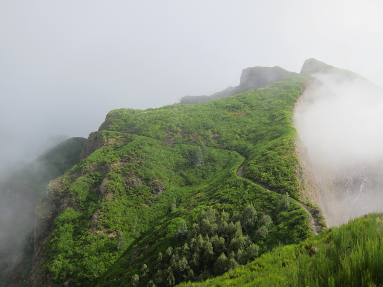 Madeira : Boca Corrida to Pico Grande, cloud effects - © William Mackesy