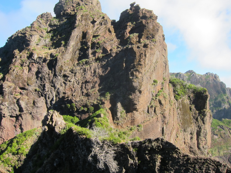 Portugal Madeira, Madeira , High central ridge from Achado do Texeira, Walkopedia