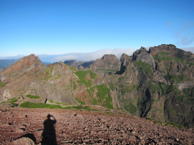 Portugal Madeira, Madeira , North from Achado do Texeira to Torres, early light, Walkopedia