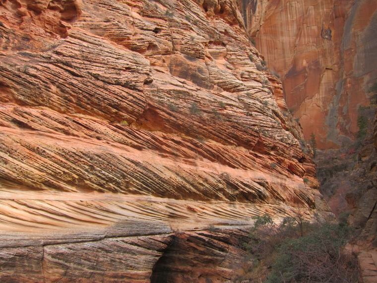 USA SW: Zion, Observation Point and Hidden Canyon, Echo Canyon Strata, Walkopedia