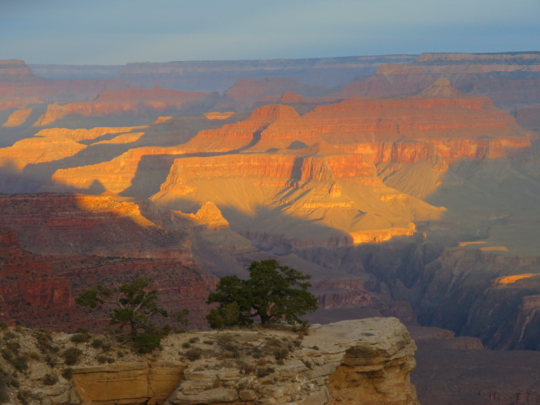 USA SW: Grand Canyon, South Kaibab Trail, First light, from near Yaki Point, Walkopedia