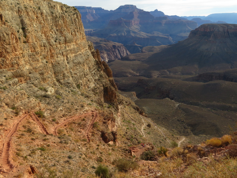 USA SW: Grand Canyon, South Kaibab Trail, Zig-zags below Skeleton Point, Walkopedia