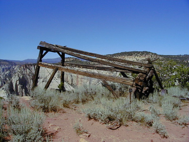 USA SW: Zion, East Rim and East Rim Summits Trails , Cable Mountain Draw Works , Walkopedia