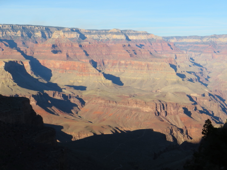 USA SW: Grand Canyon, Crossing the Canyon , Bright Angel Trail, across the Canyon, afternoon light, Walkopedia