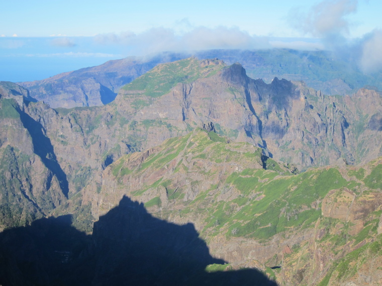 Portugal Madeira, Pico do Arieiro to Pico Ruivo, , Walkopedia