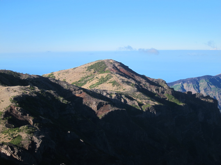 Portugal Madeira, Pico do Arieiro to Pico Ruivo, , Walkopedia