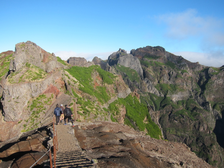 Portugal Madeira, Pico do Arieiro to Pico Ruivo, , Walkopedia