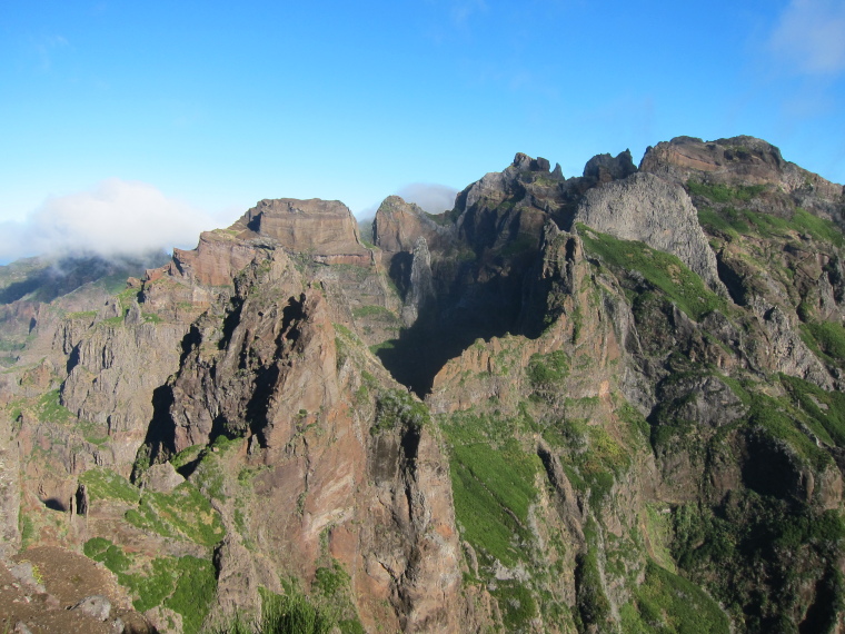 Portugal Madeira, Pico do Arieiro to Pico Ruivo, , Walkopedia