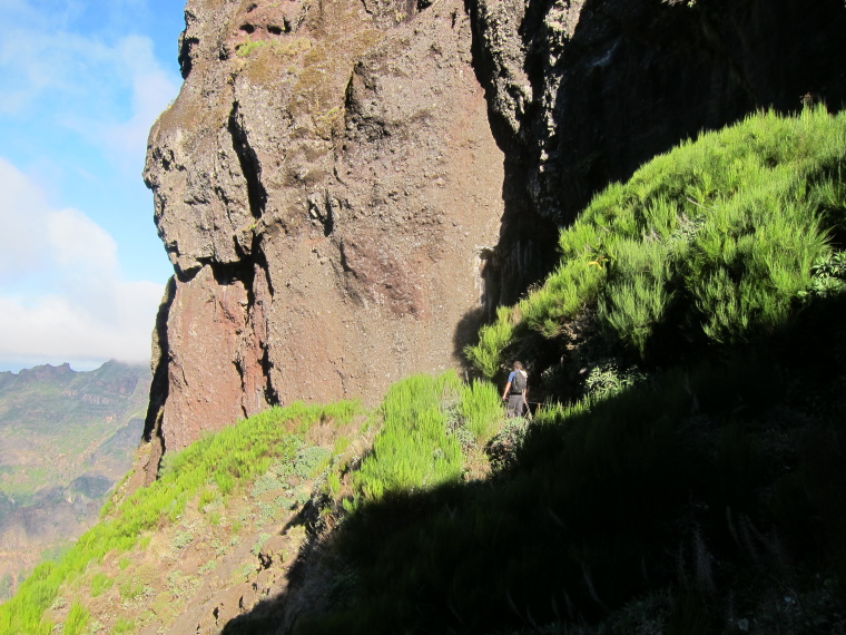 Portugal Madeira, Pico do Arieiro to Pico Ruivo, , Walkopedia