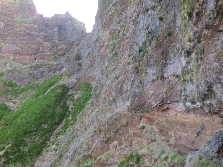 Portugal Madeira, Pico do Arieiro to Pico Ruivo, , Walkopedia