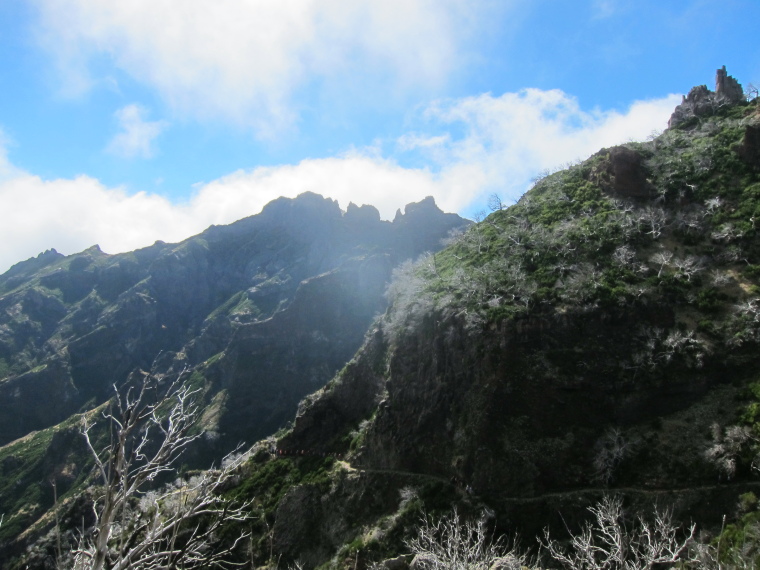 Portugal Madeira, Pico do Arieiro to Pico Ruivo, , Walkopedia