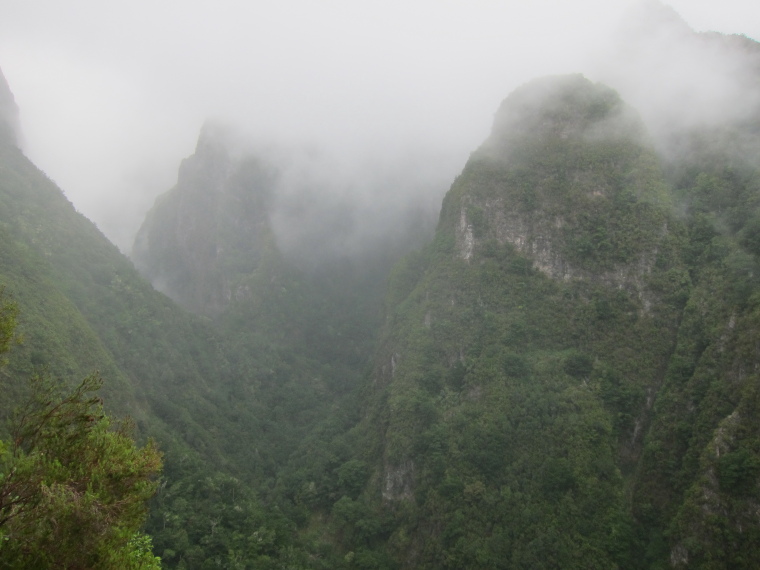 Portugal Madeira, Levada to Caldeirao Verde  , Could be China, Walkopedia