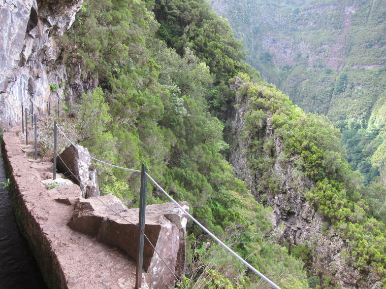 Portugal Madeira, Levada to Caldeirao Verde  , , Walkopedia